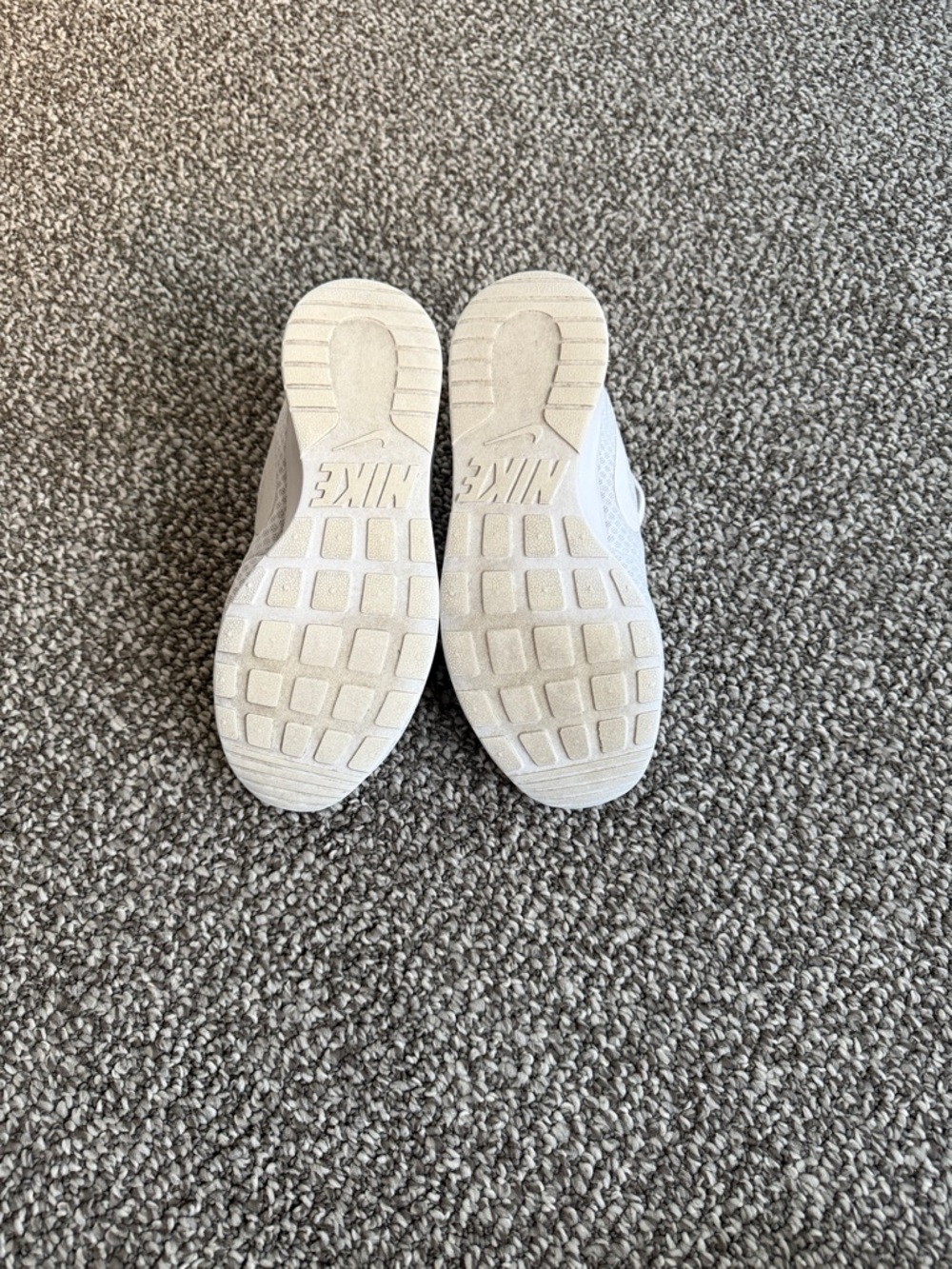 Nike White Women's Athletic Running Shoes - Picture 4 of 4